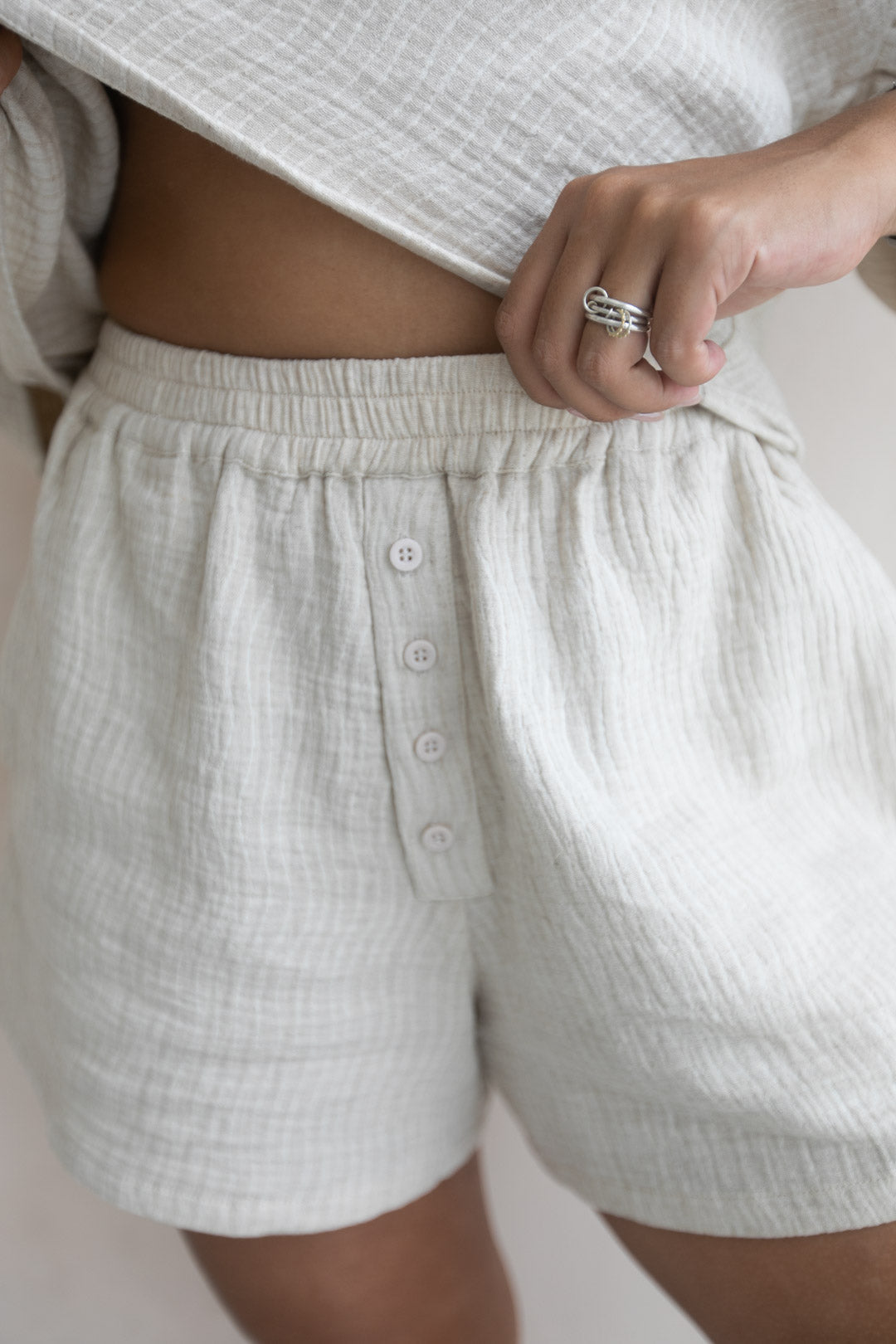 Billie Shorts - Cotton, Beige
